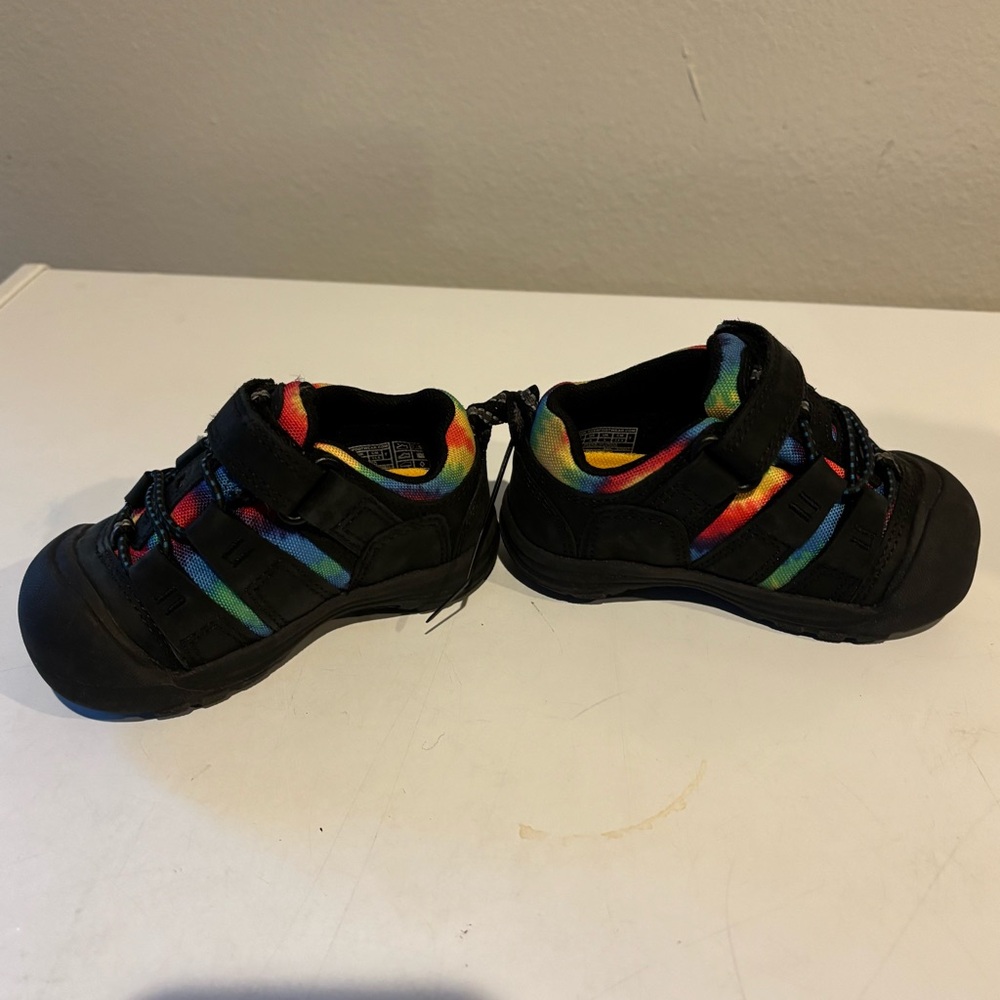 Keen Kids Shoes - Black with Rainbow Accents - Picture 3 of 7